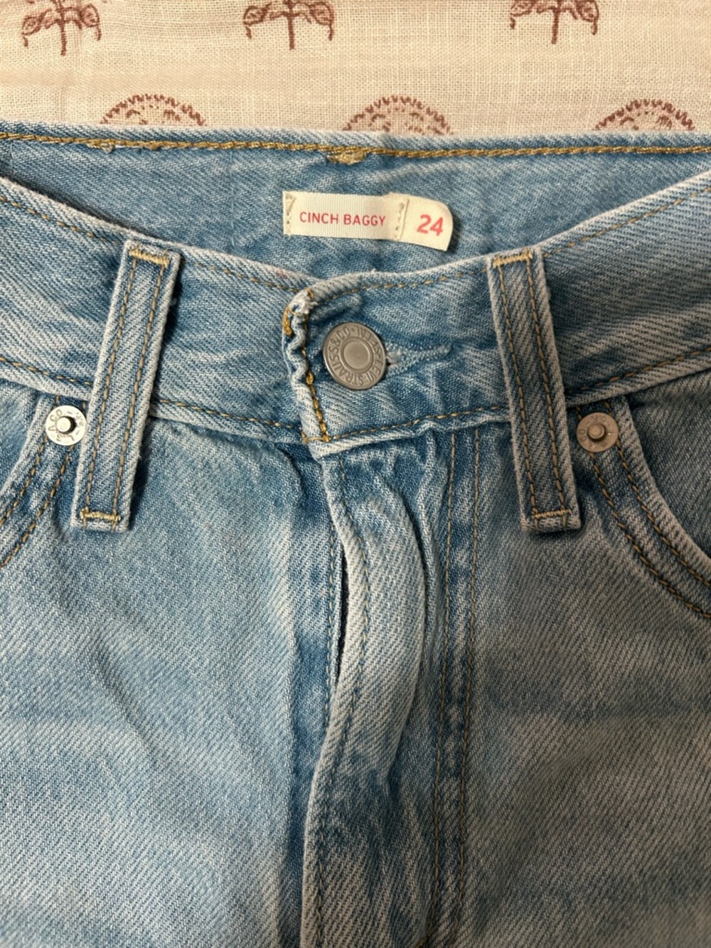 Levi's Light Blue Cinch Baggy Jeans - Size 24
